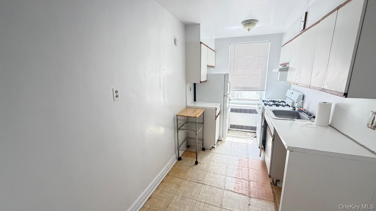 61-41 Saunders Street B67 — photo