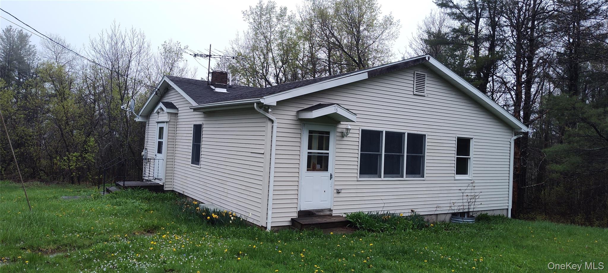 16 Lake Road — photo