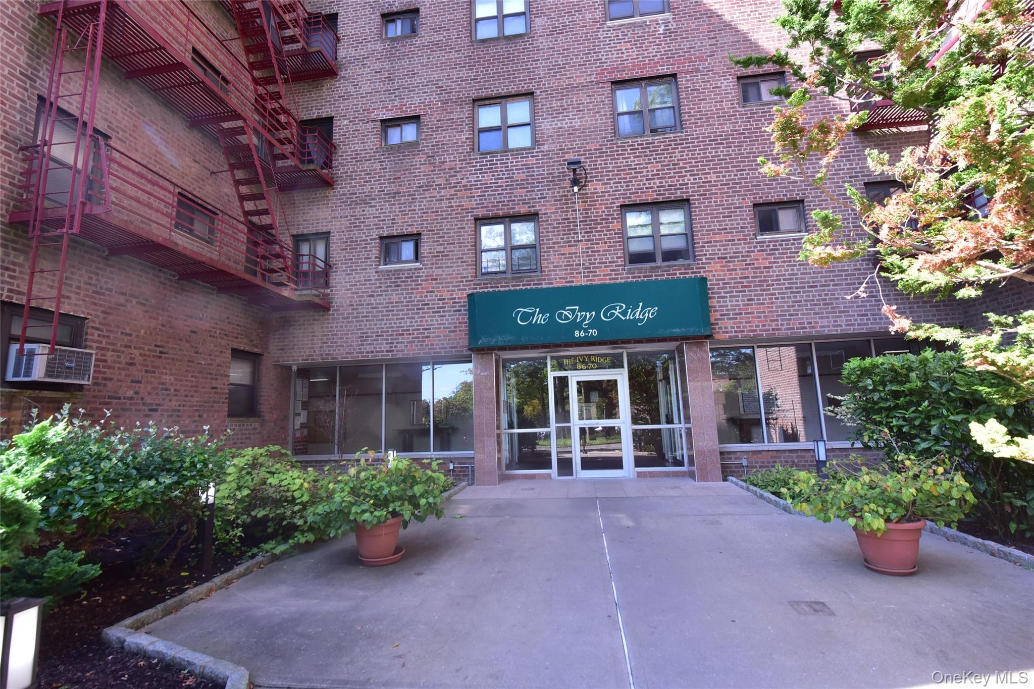 86-70 Francis Lewis Boulevard B51 — photo