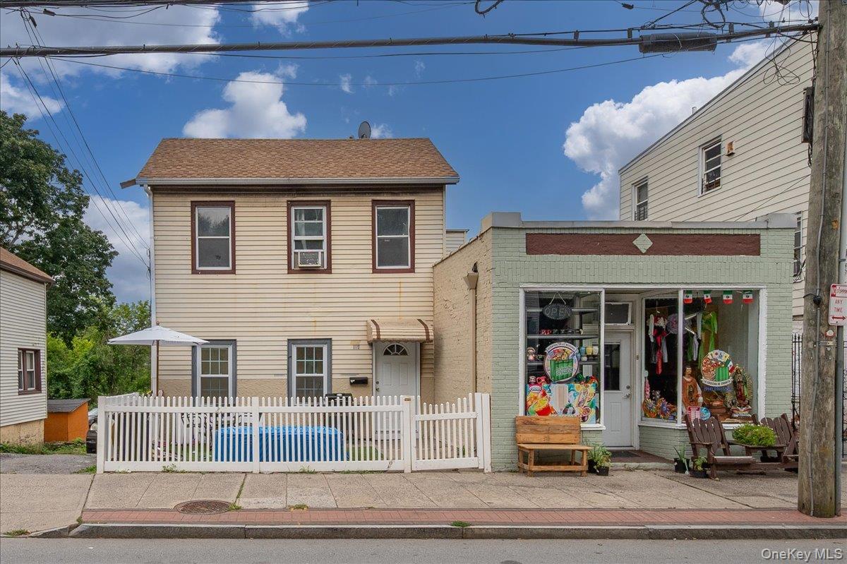 114-116 Ferris Avenue — photo