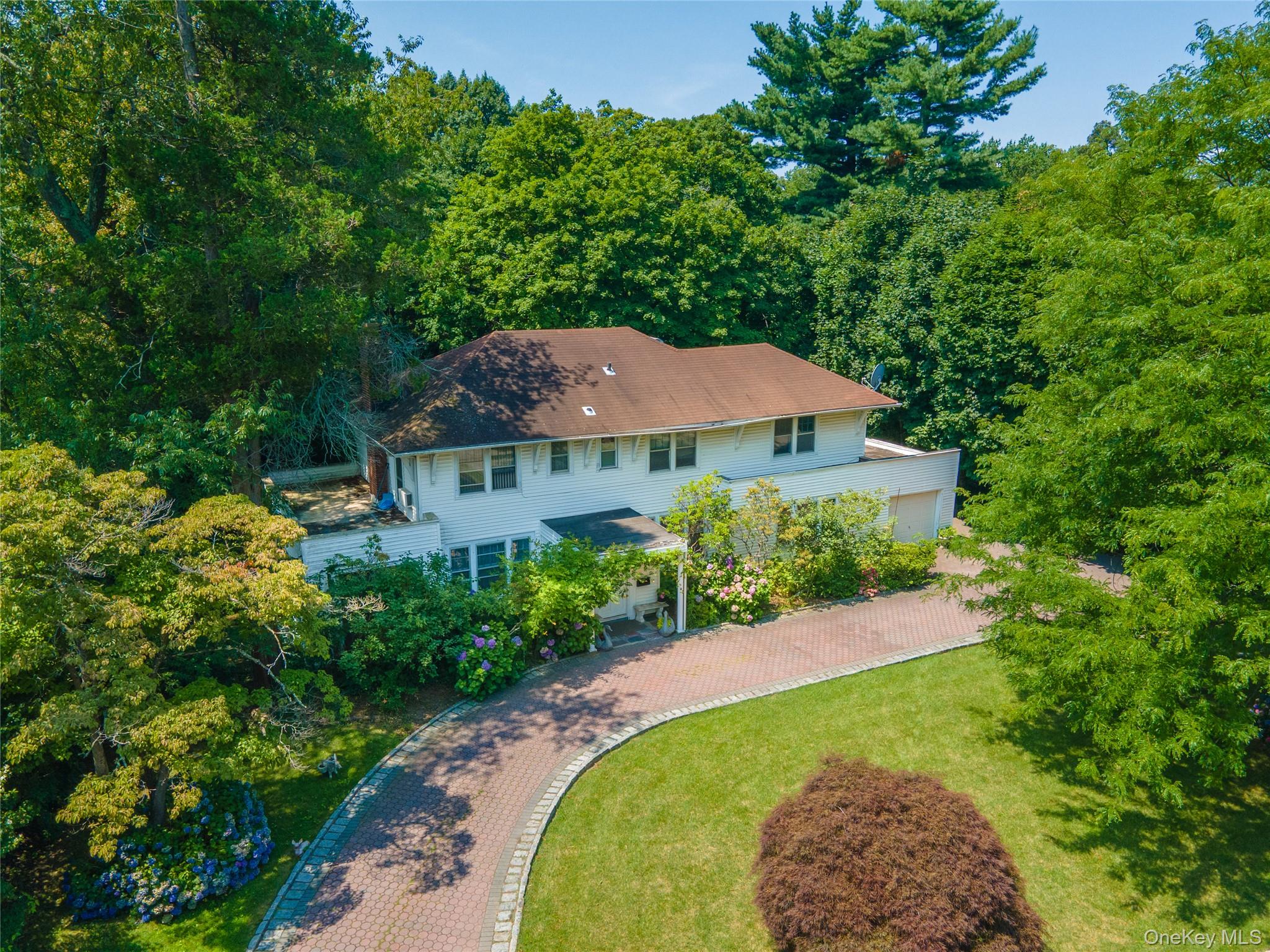 14 Clover Drive — photo