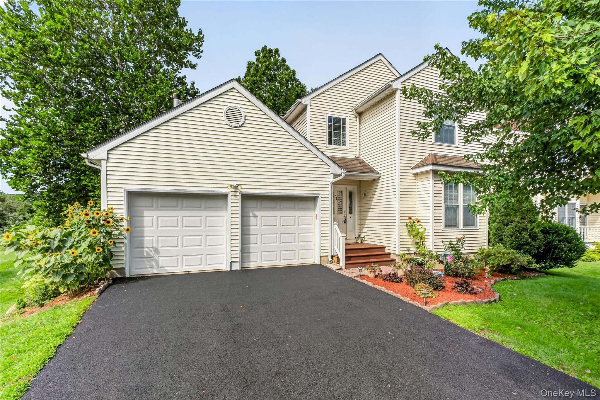 62 Meadowbrook Court — photo