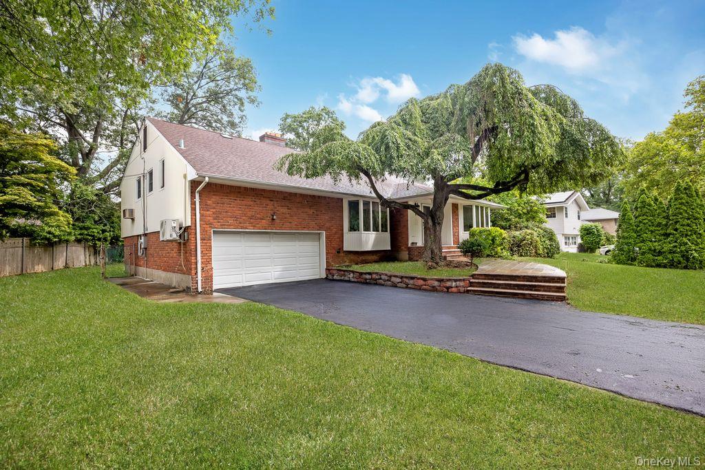 6 Village Drive — photo