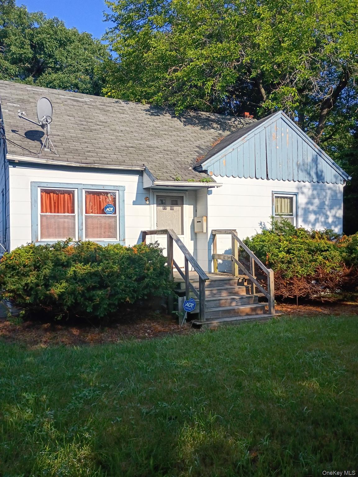 1718 N Gardiner Drive — photo