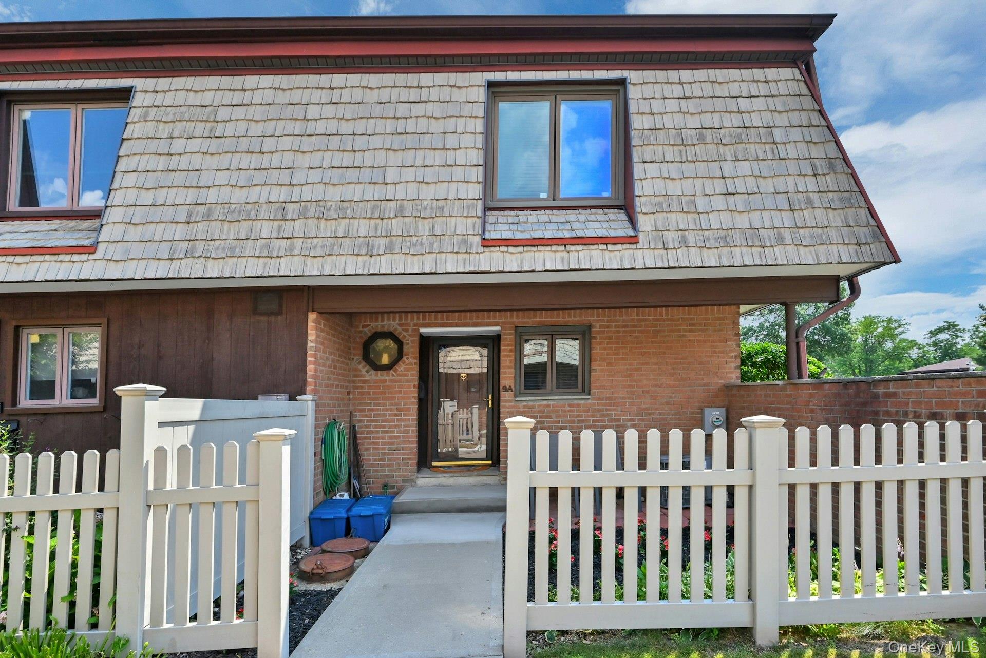 9 Heritage Drive a — photo