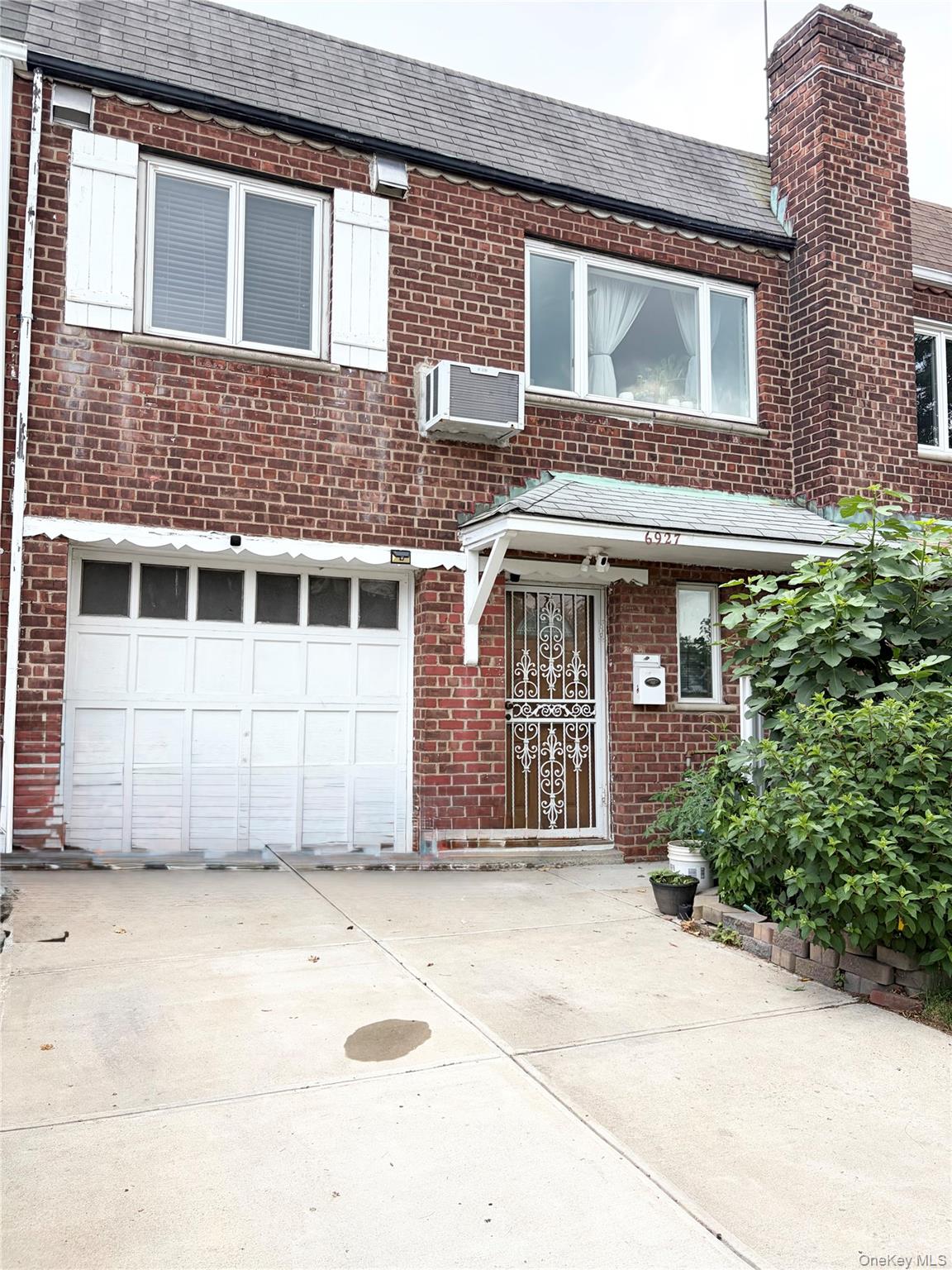 6927 169th Street — photo