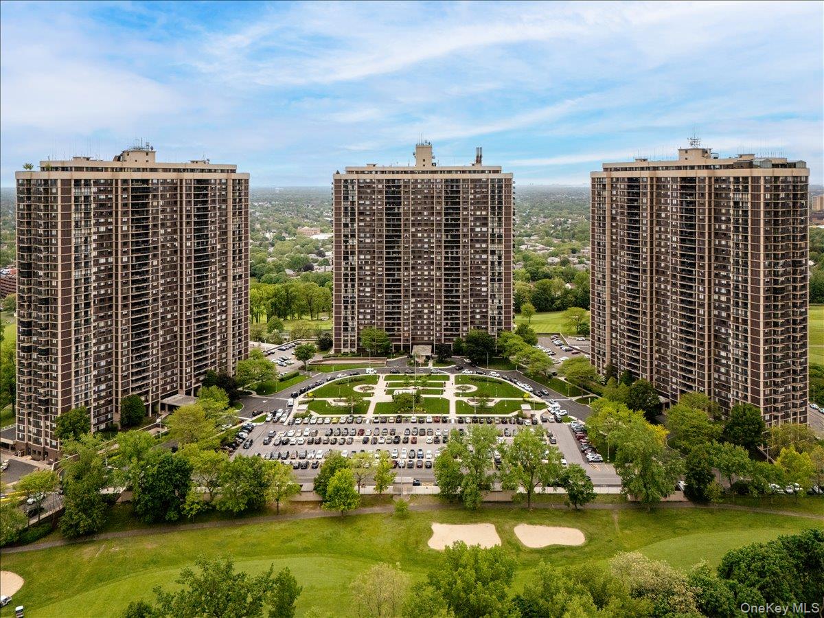 270-10 Grand Central Parkway 3F — photo