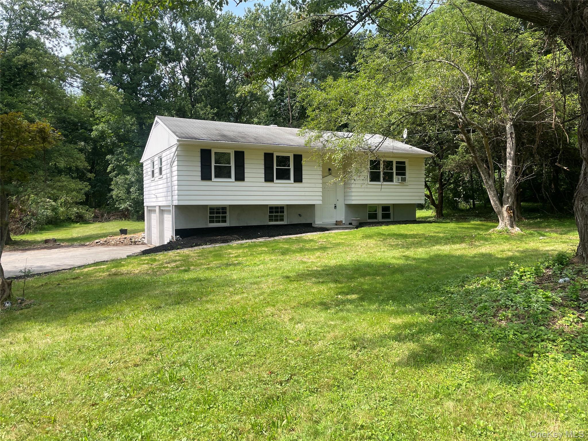 15 Vandewater Drive — photo