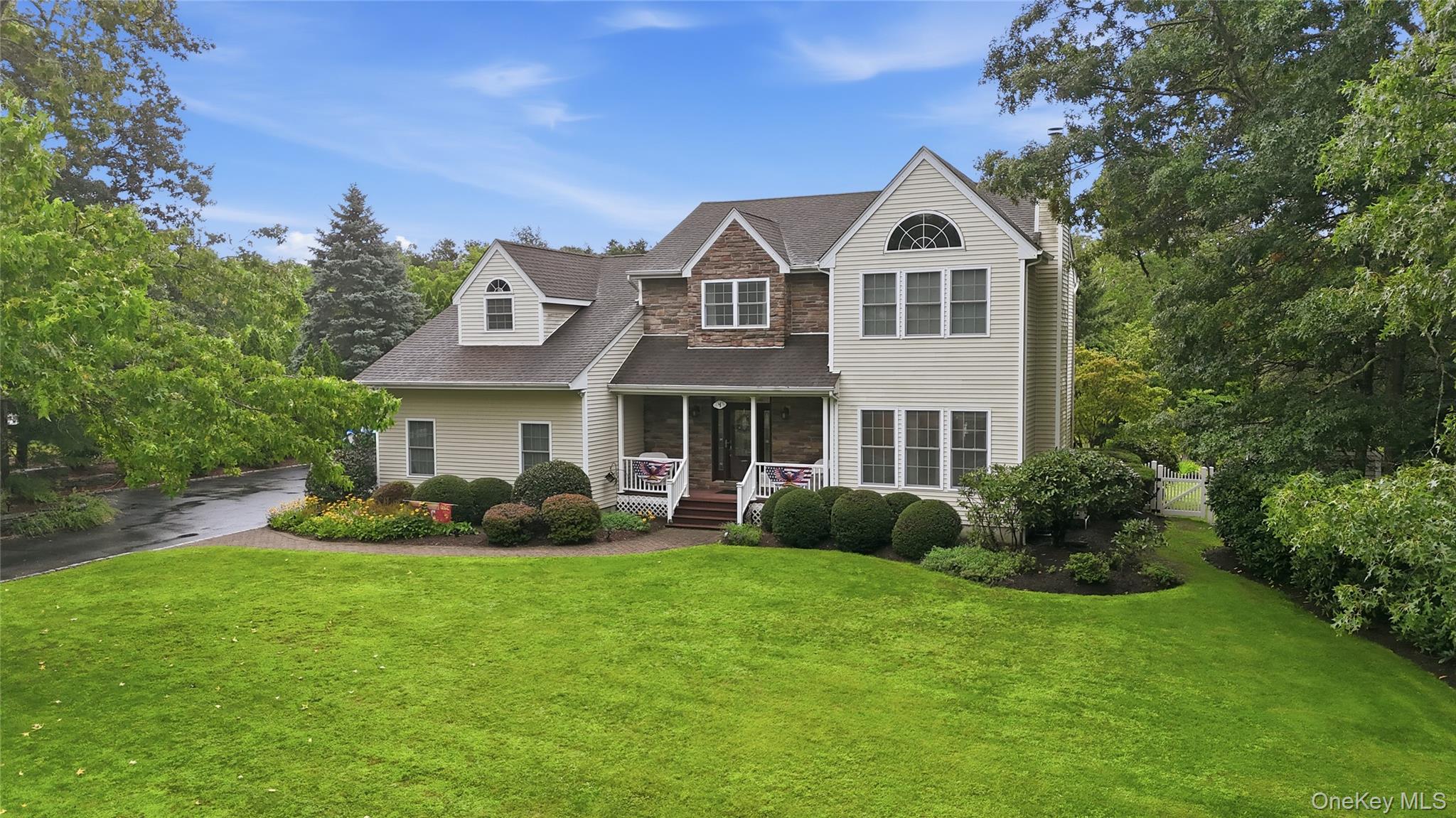 4 Wood Hollow Drive — photo