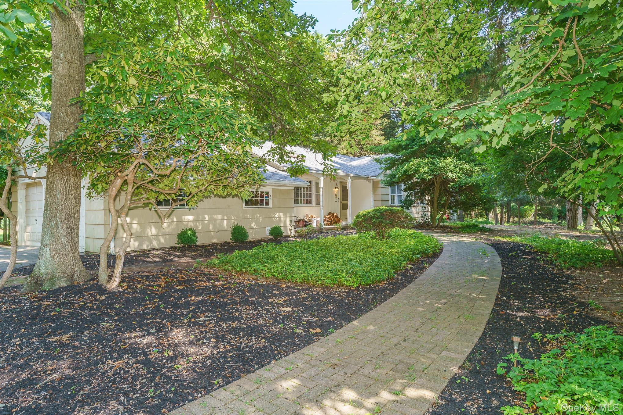 16 Landing Meadow Road — photo