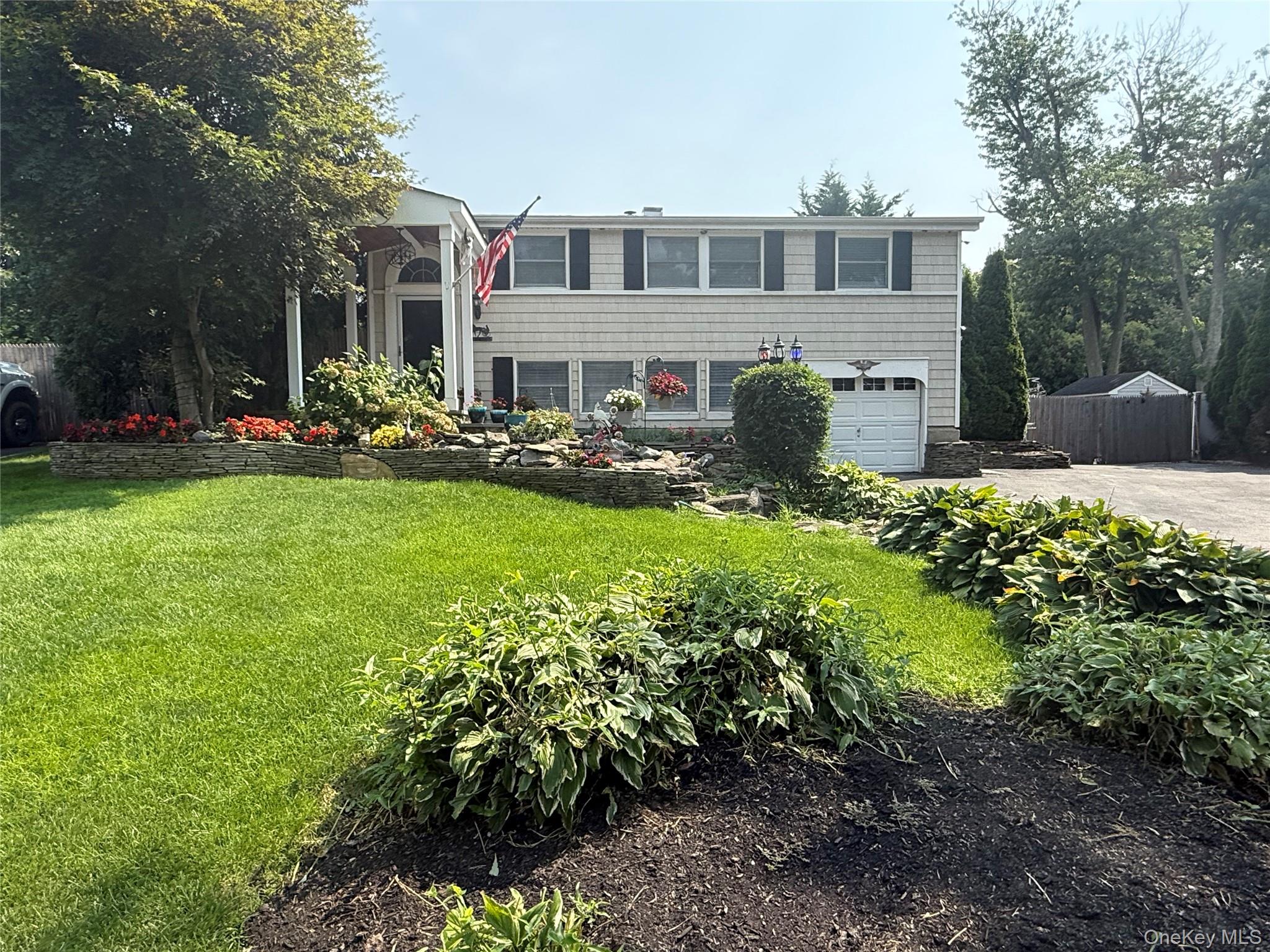 14 Fairway Drive — photo