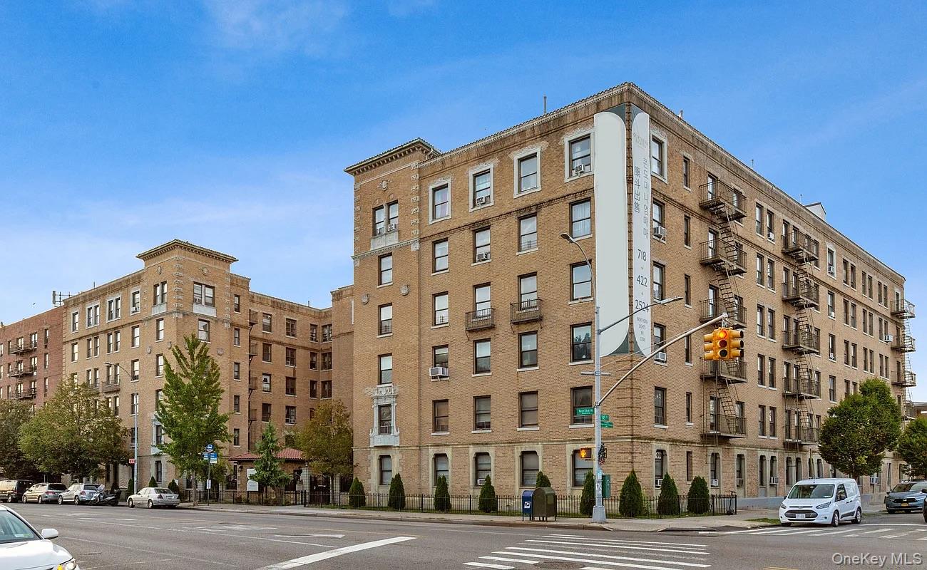 148-09 Northern Boulevard 1D — photo