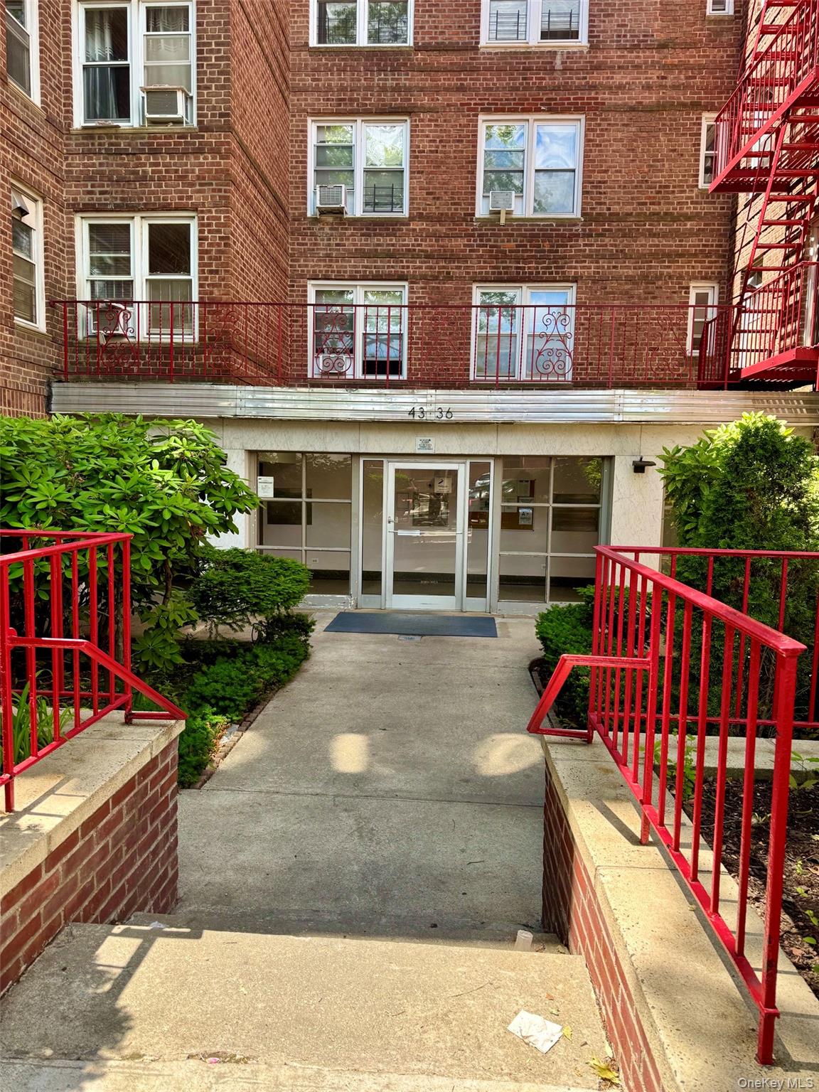 43-36 Robinson Street 3L — photo
