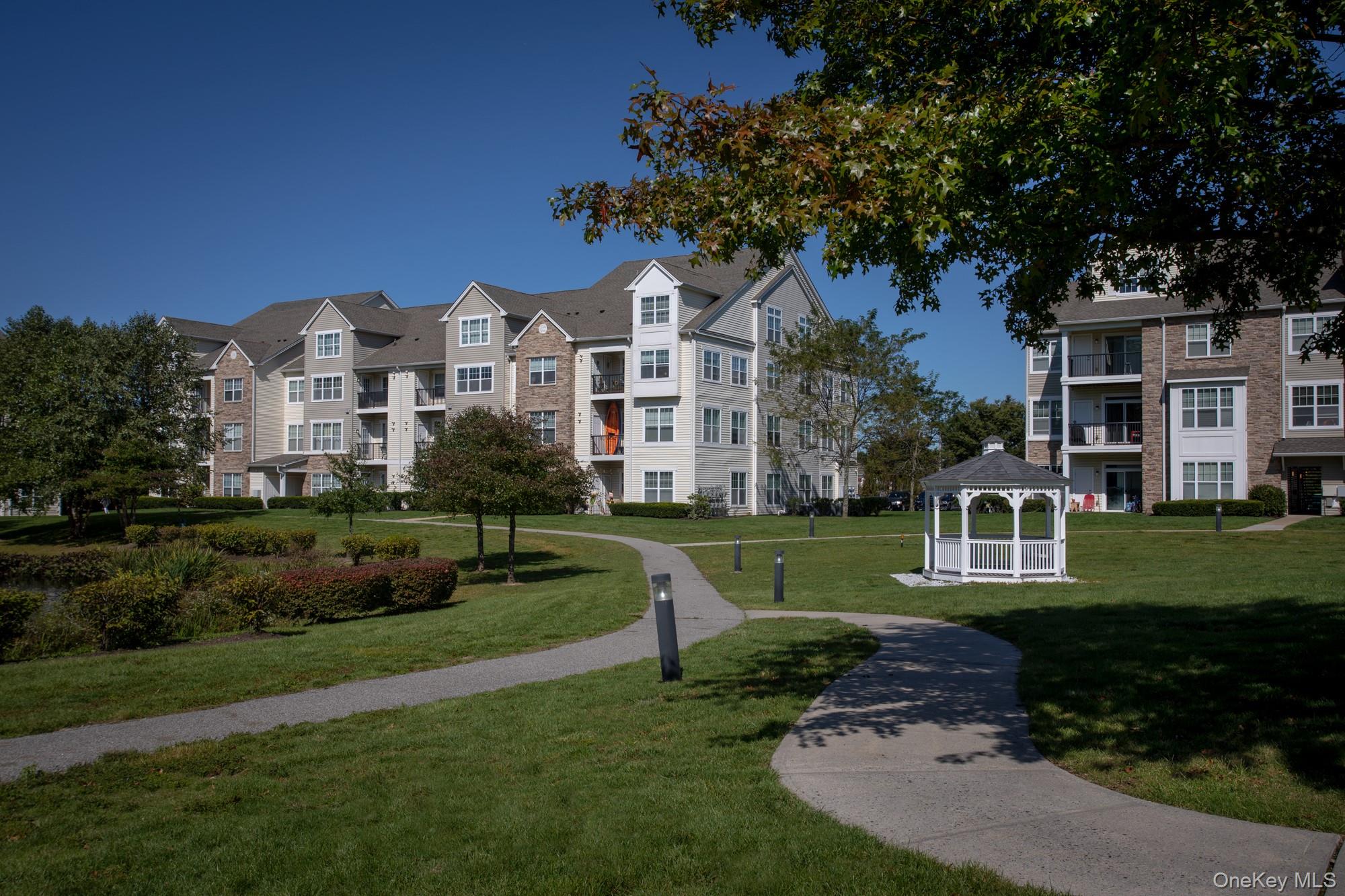 1 Charles Pond Drive 8-817 — photo