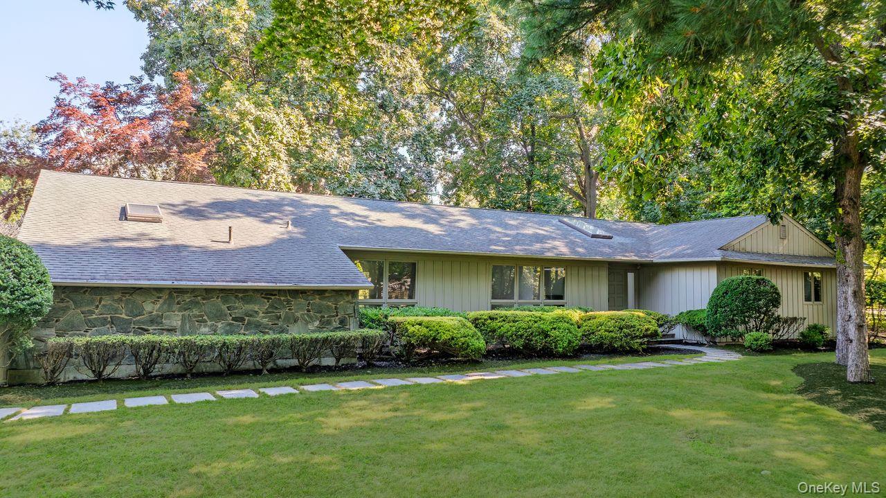 30 Fairway Drive — photo