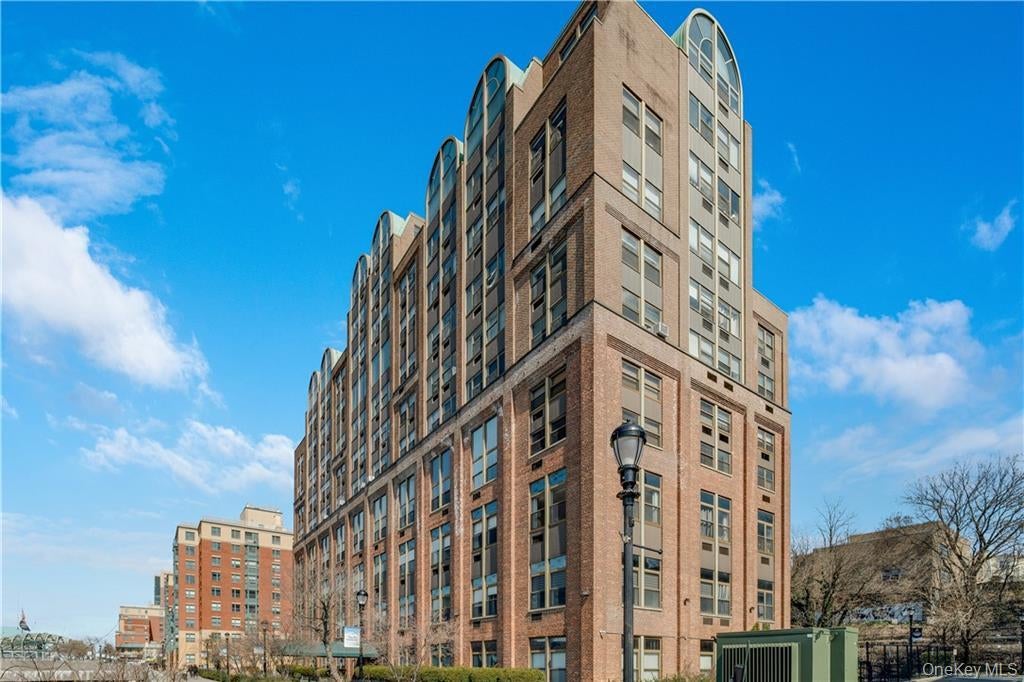 23 Water Grant Street 8I — photo