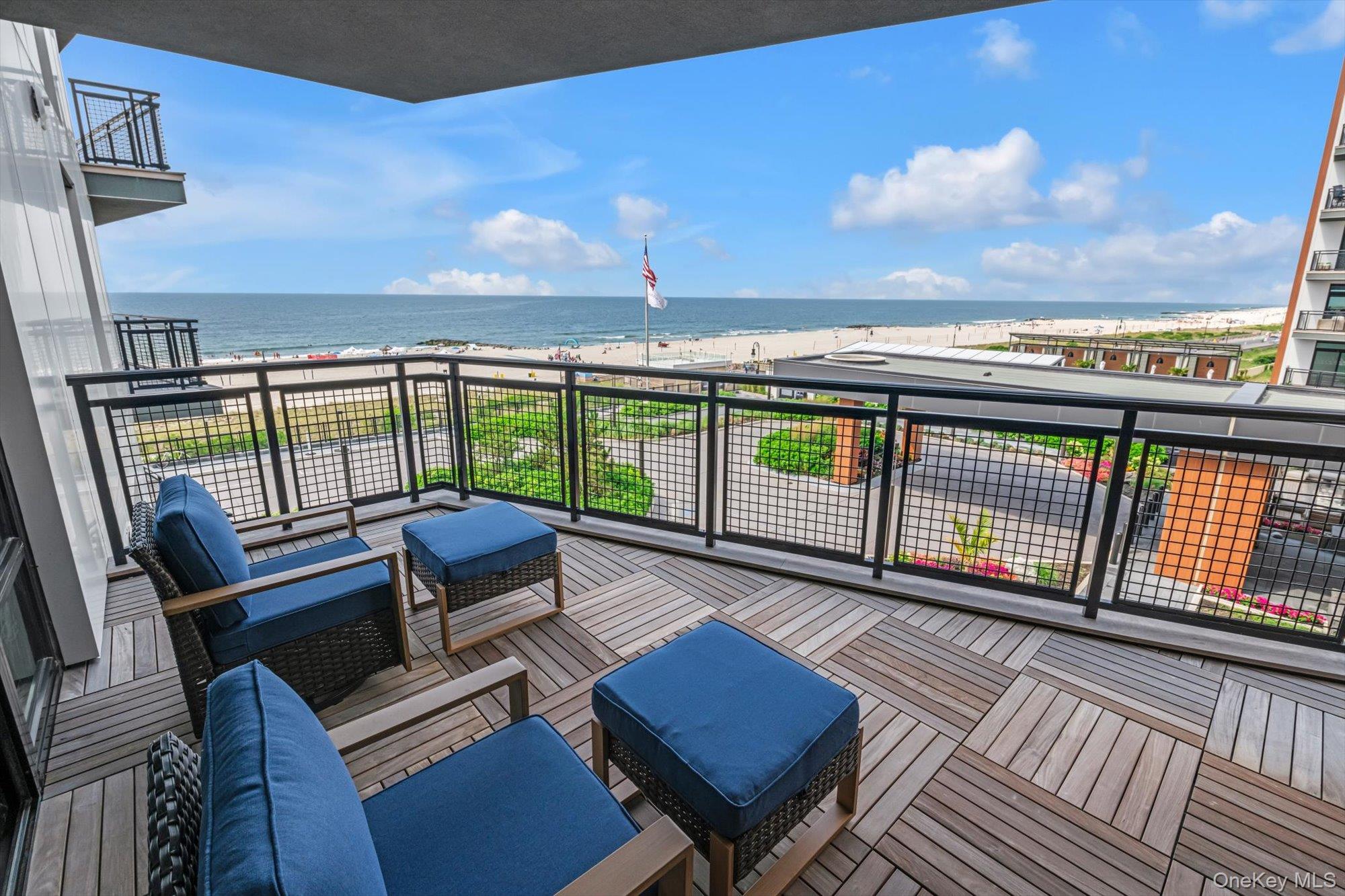 140 Boardwalk 503B — photo