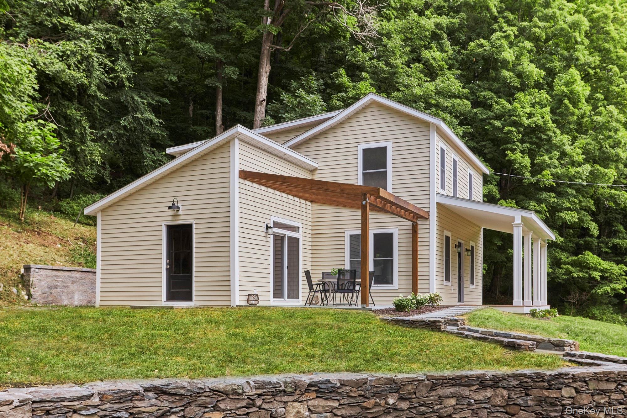 621 Milan Hollow Road — photo