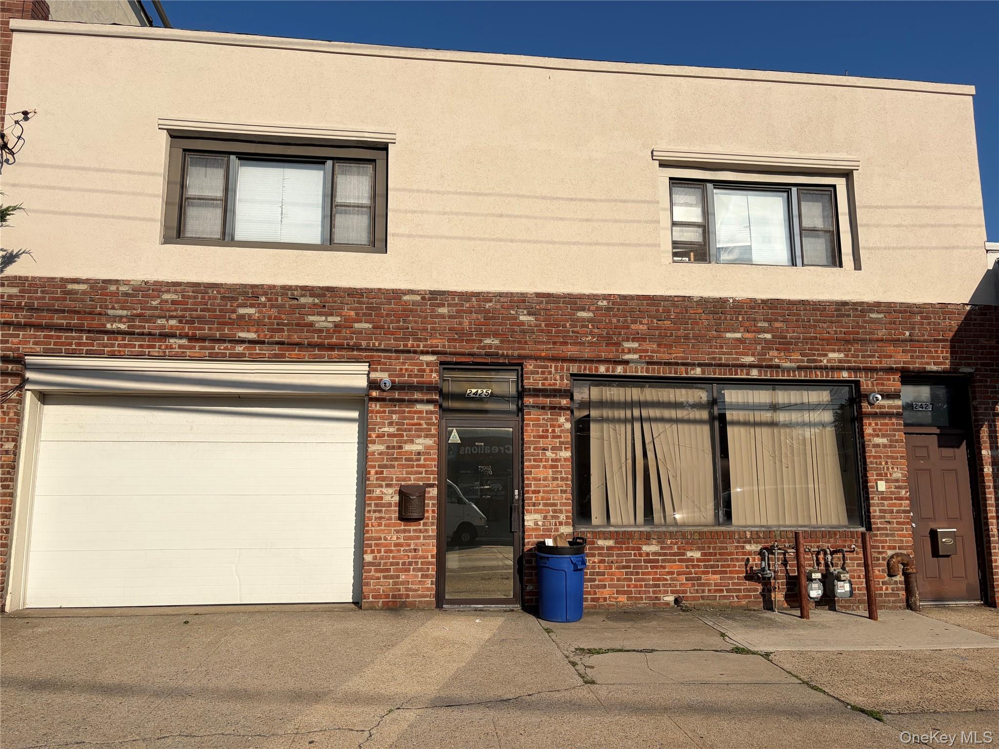 2425 Long Beach Road — photo