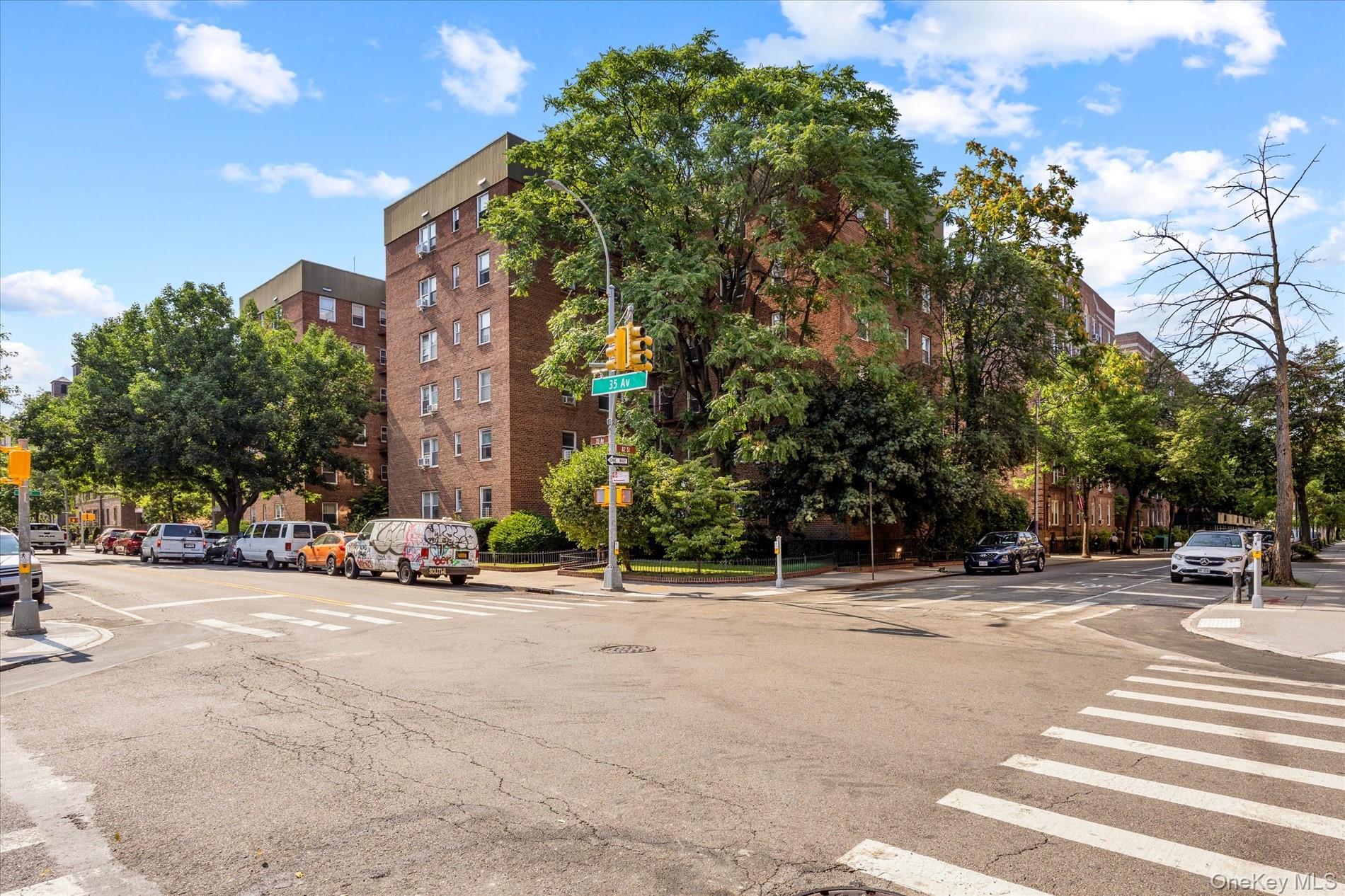81-15 35th Avenue 6B — photo
