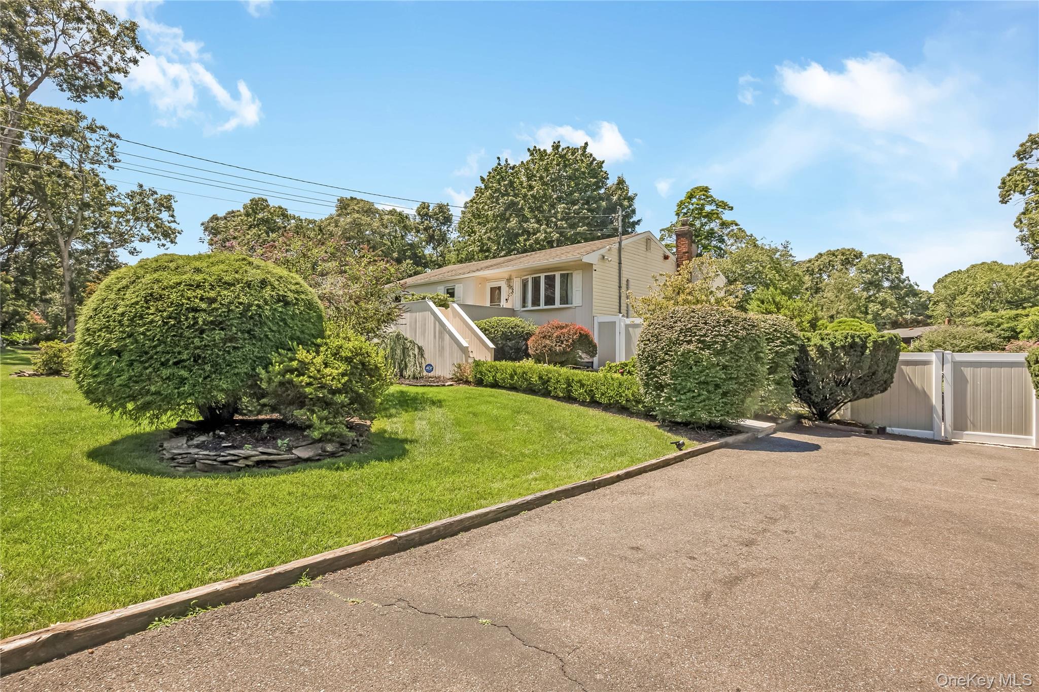 615 Sleepy Hollow Drive — photo