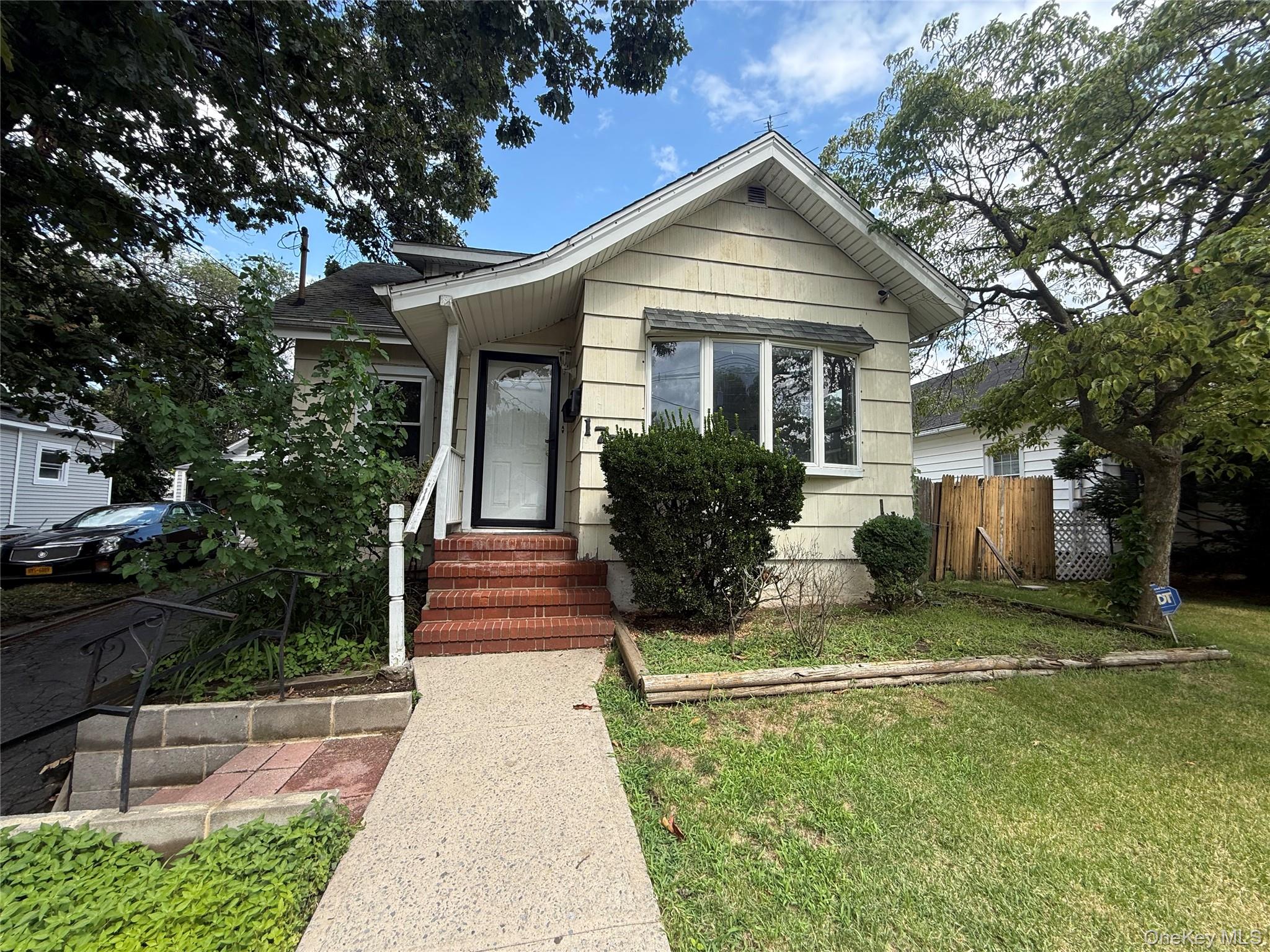 175 S Brookside Avenue — photo