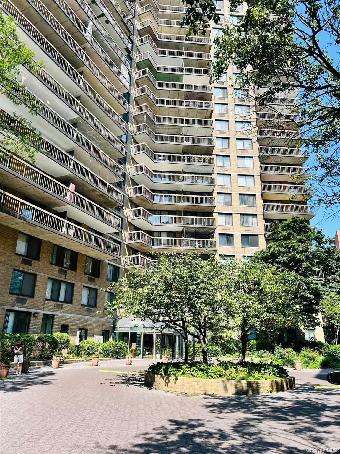 138-35 Elder Avenue #9Da — photo
