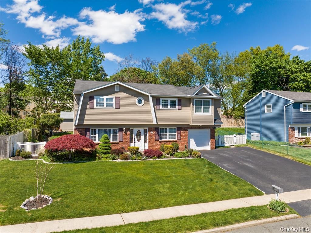 18 Valley Drive — photo