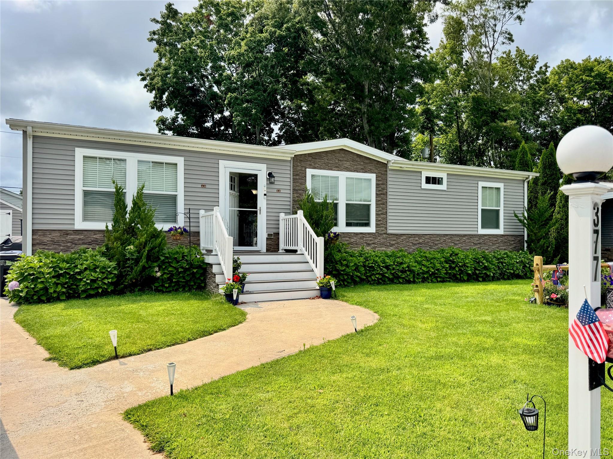 1661 Old Country Road 377 — photo