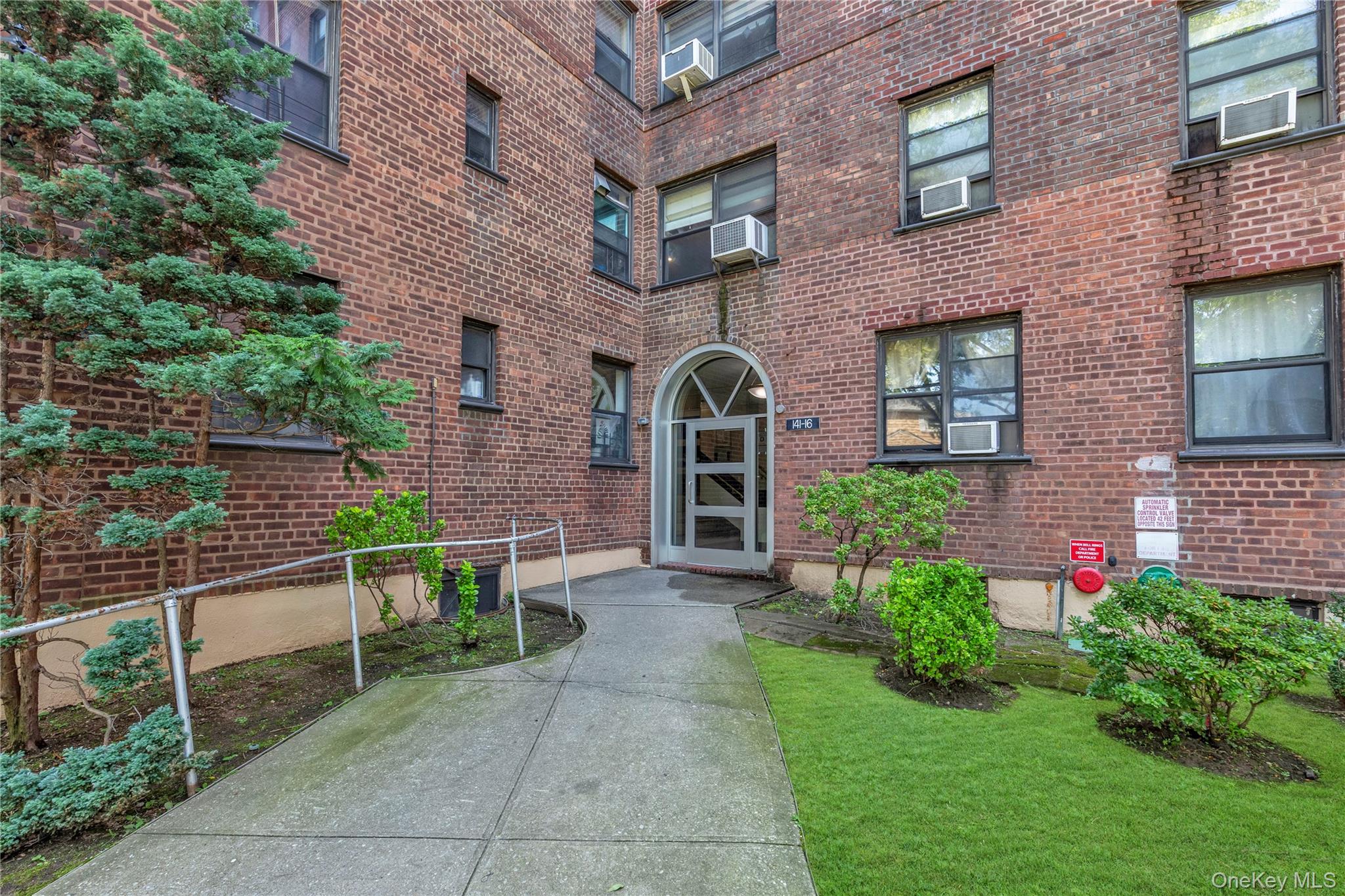 141-16 25th Road 2C — photo