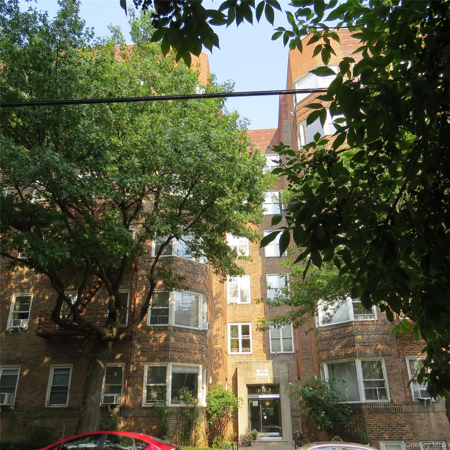 3810 Greystone Avenue 602 — photo