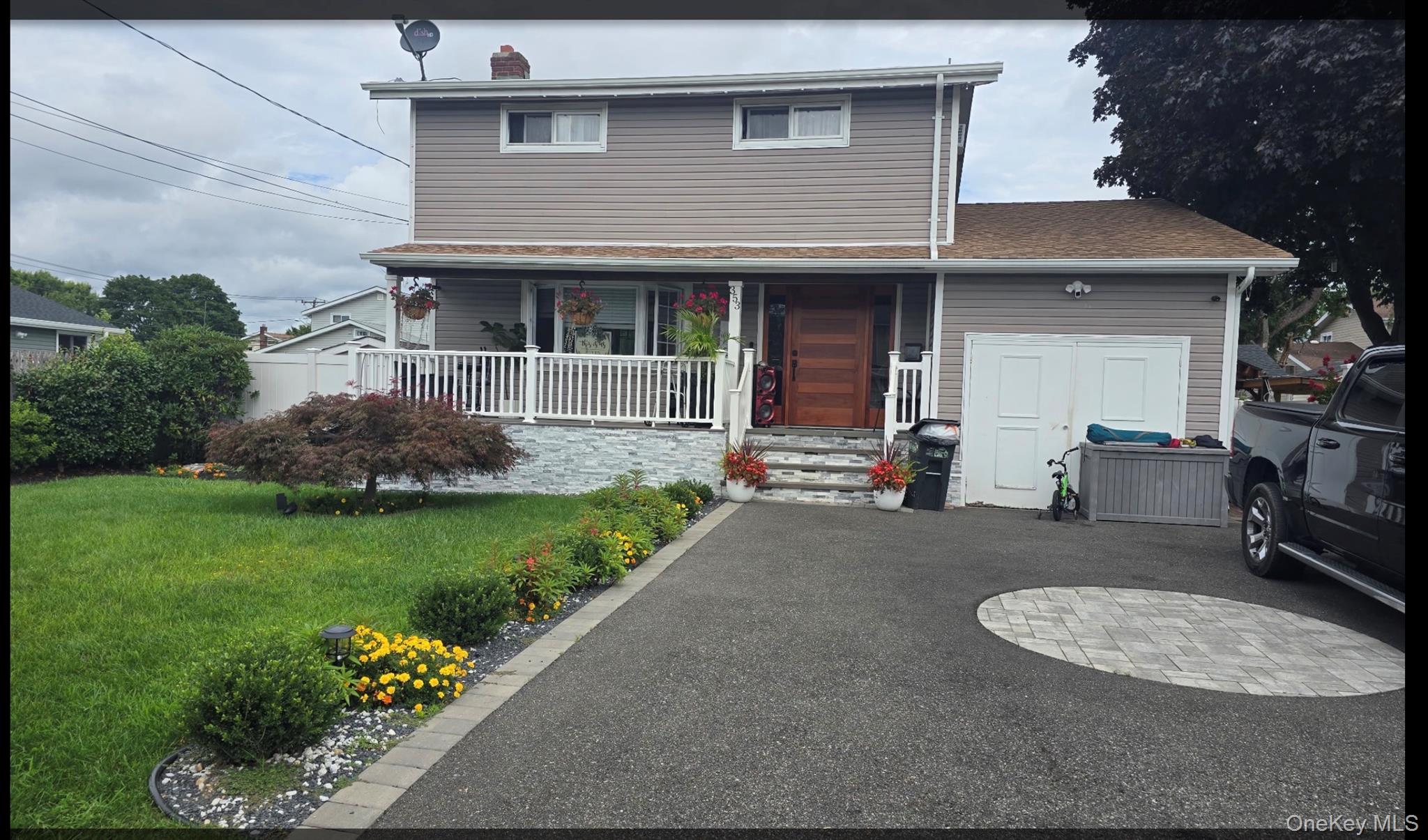 353 Barleau Street — photo
