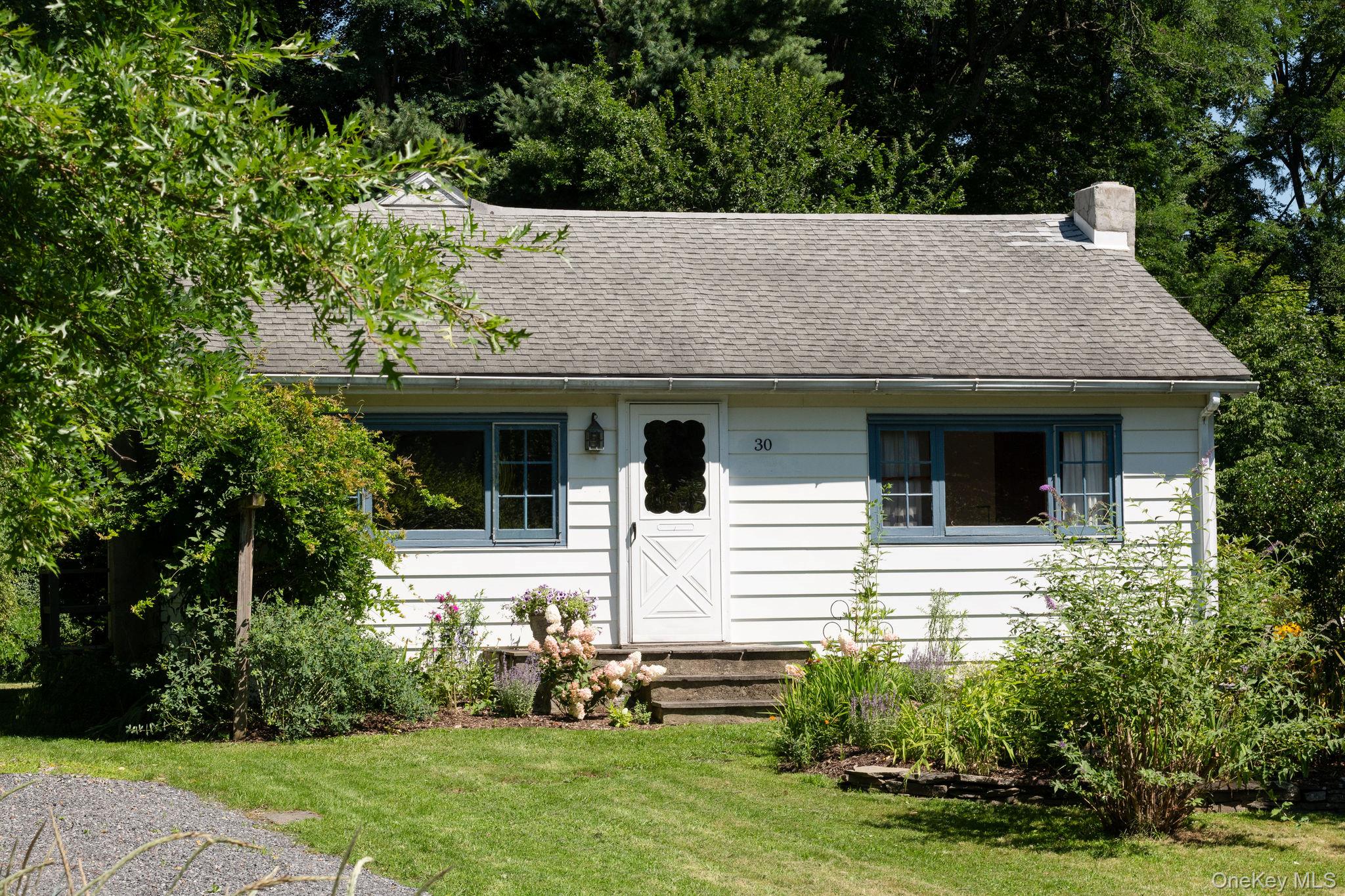 30 Locust Grove Road — photo