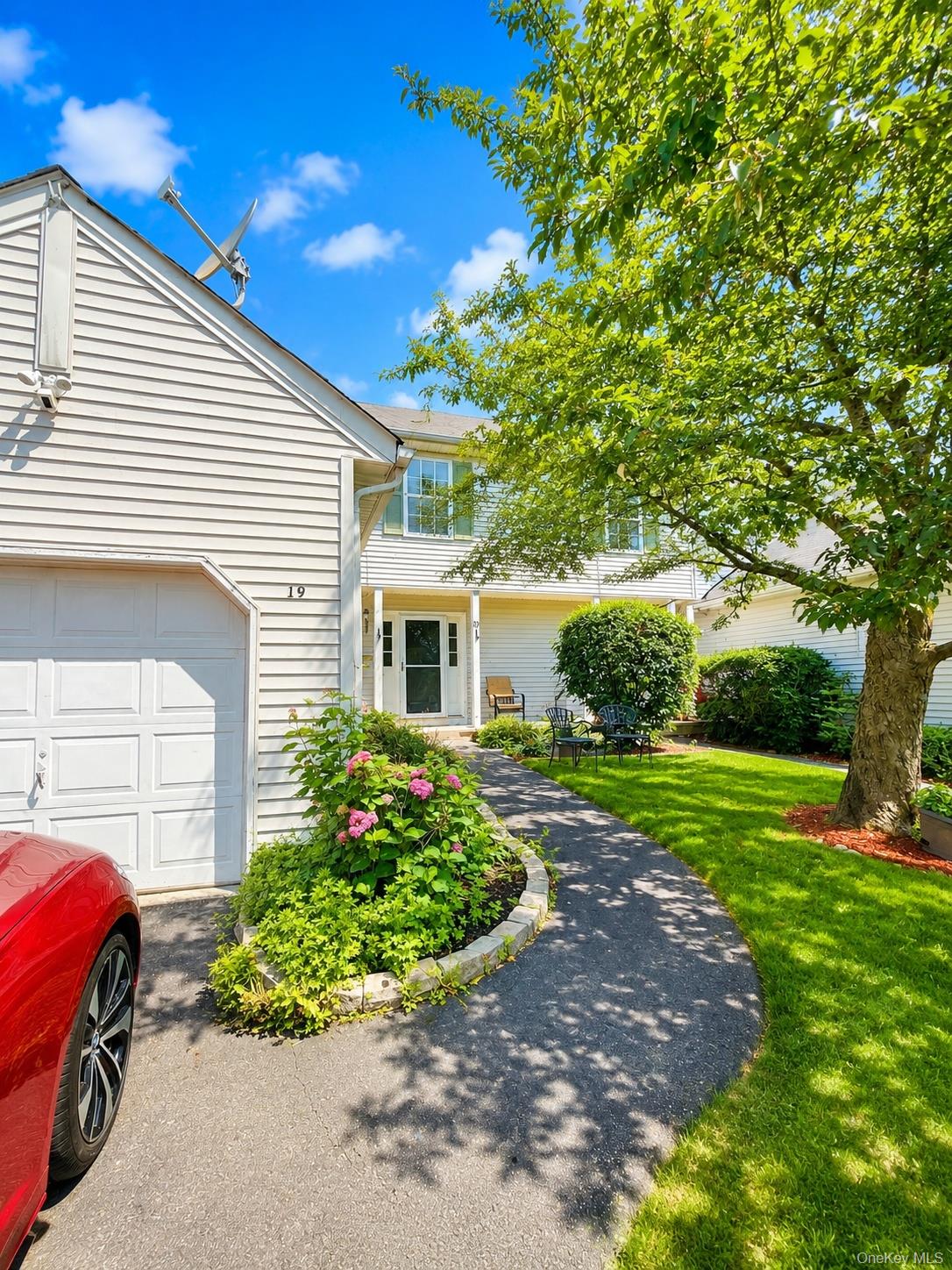 19 Helene Circle — photo
