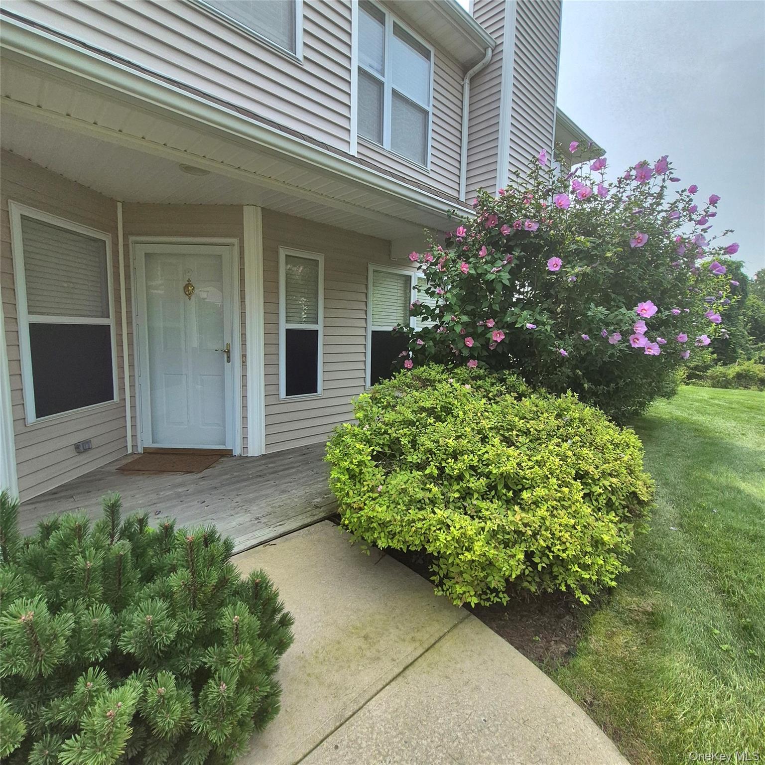 2501 Willow Pond Drive — photo