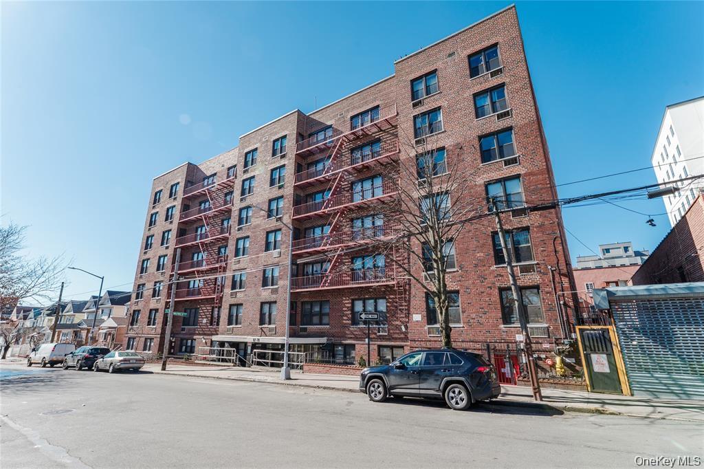 87-70 173rd St 7H — photo
