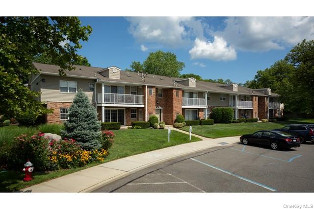 85 Westwood Drive 110 — photo