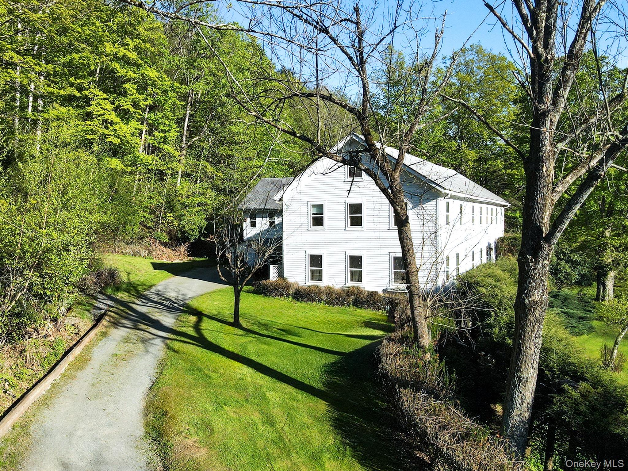 2182 Old Road 17 — photo