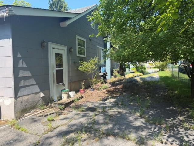 102 Hillcrest Avenue — photo