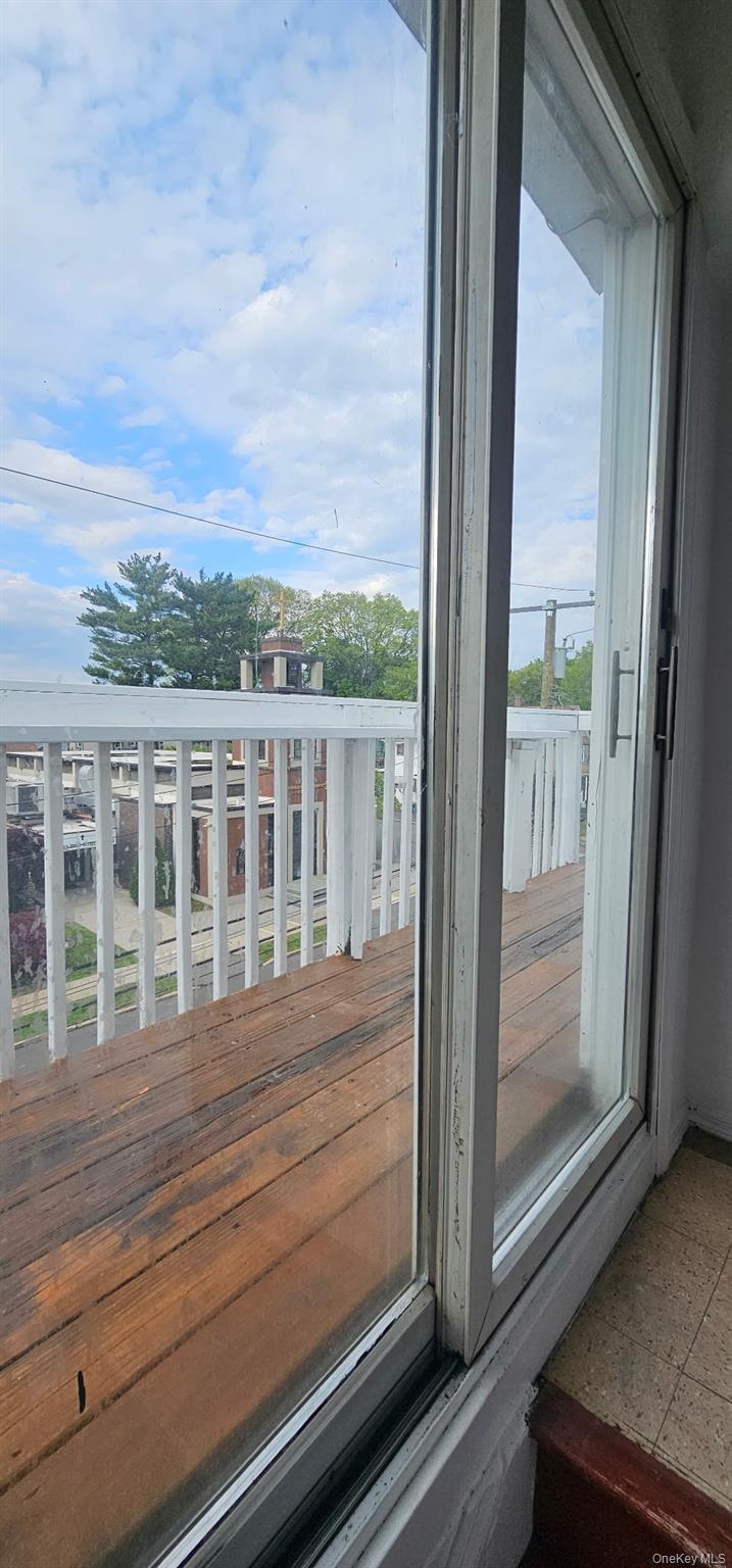 70 Washington Avenue 3rd Floor Apt — photo