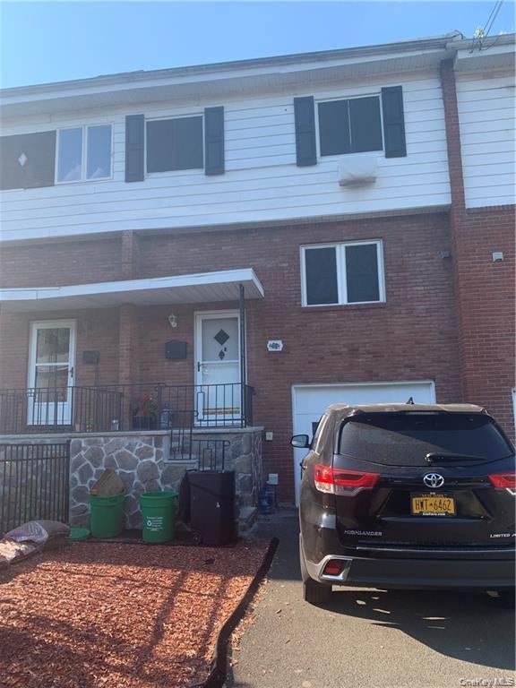 60 Halgren Crescent — photo
