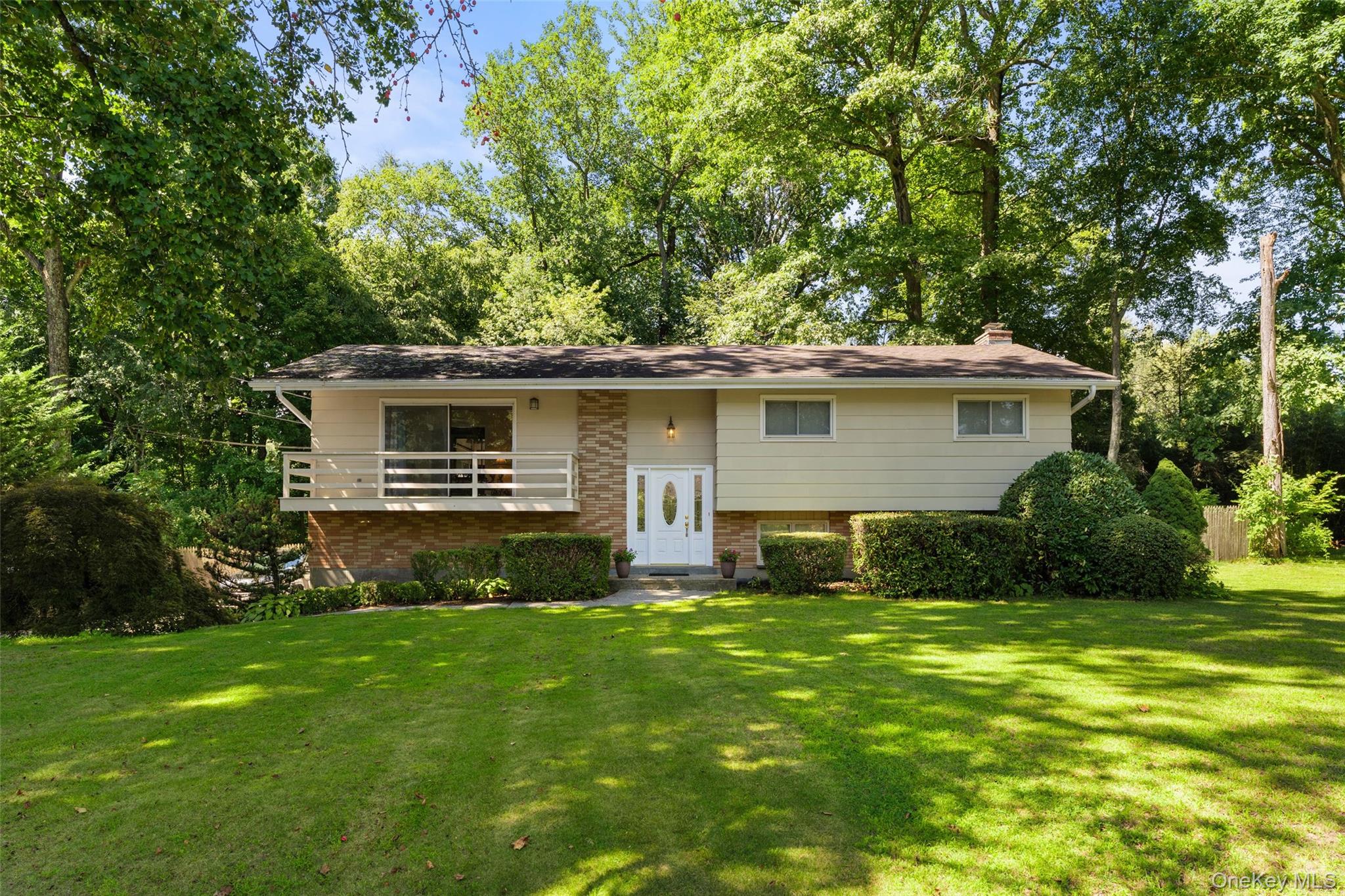 182 Geymer Drive — photo