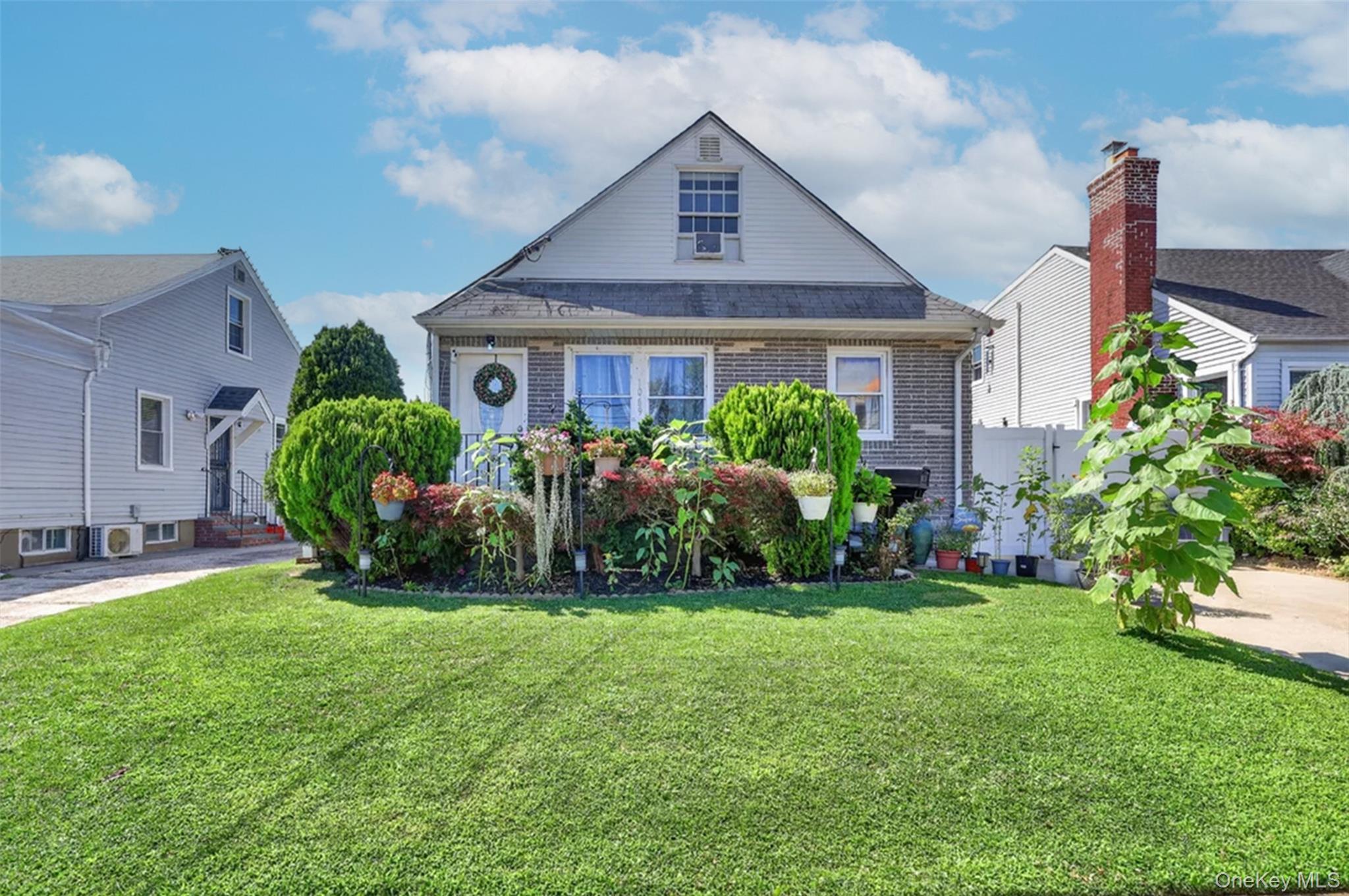 1069 Phoebe Street — photo