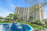 2 Bay Club Drive 1Z4 — photo