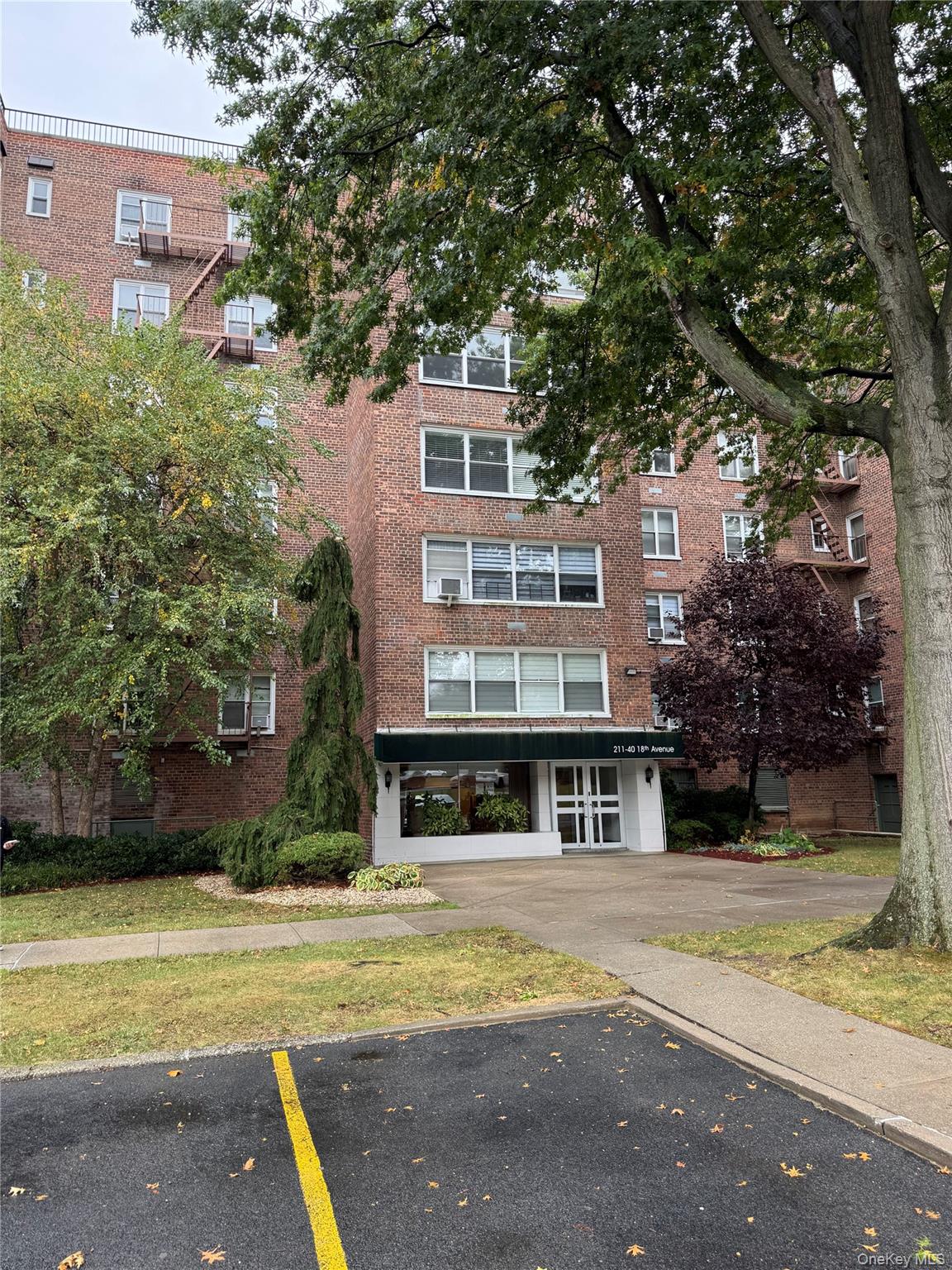 211-40 18th Avenue 4J — photo