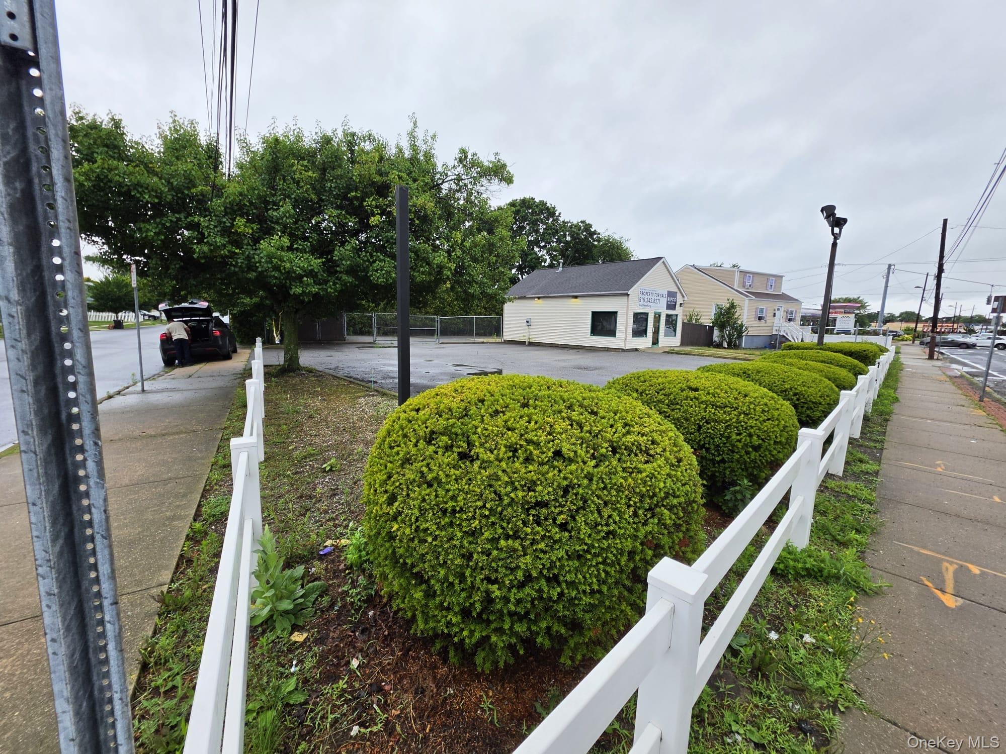 199 E Montauk Highway — photo