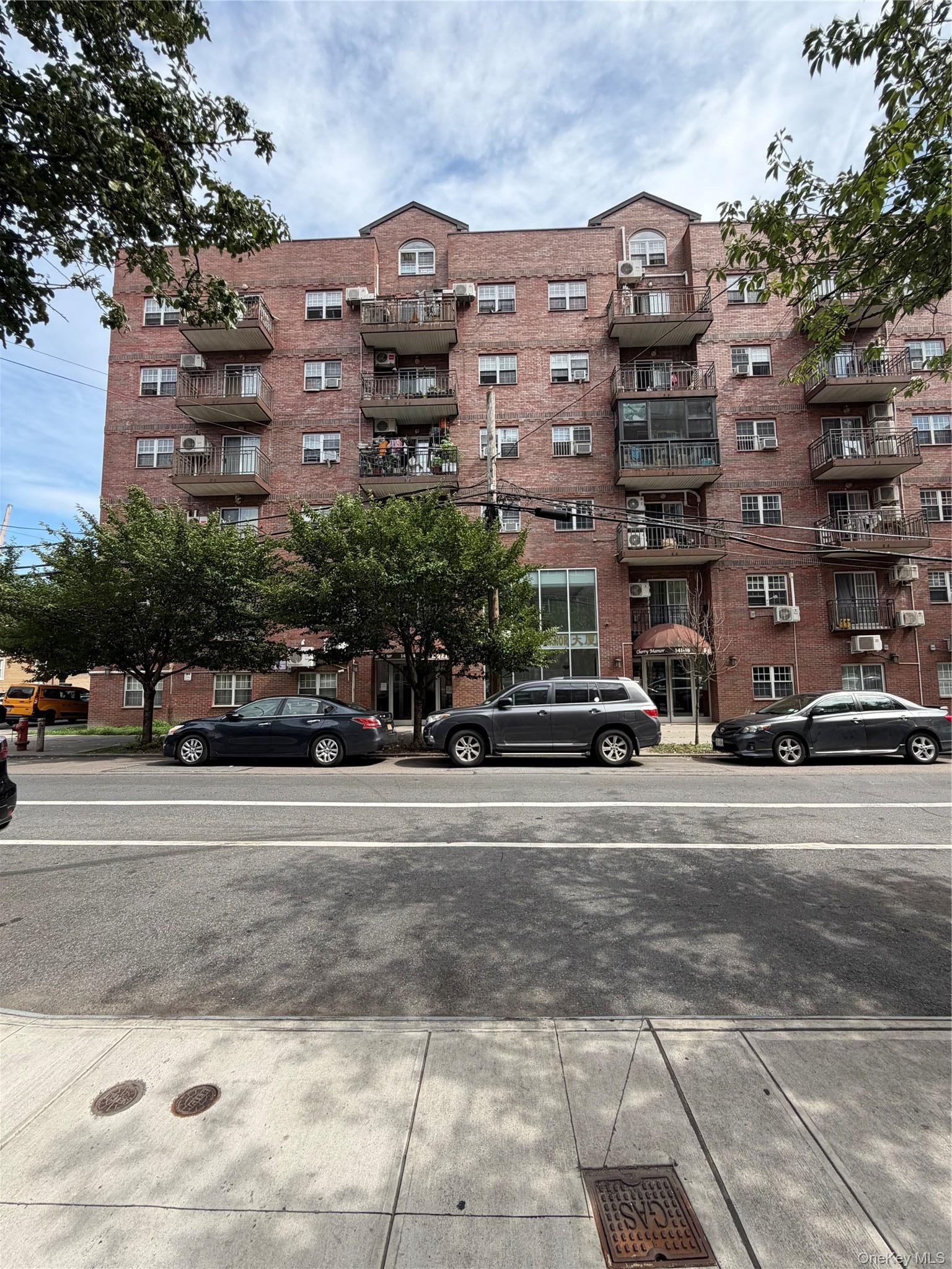 14118 Cherry Avenue 6G — photo