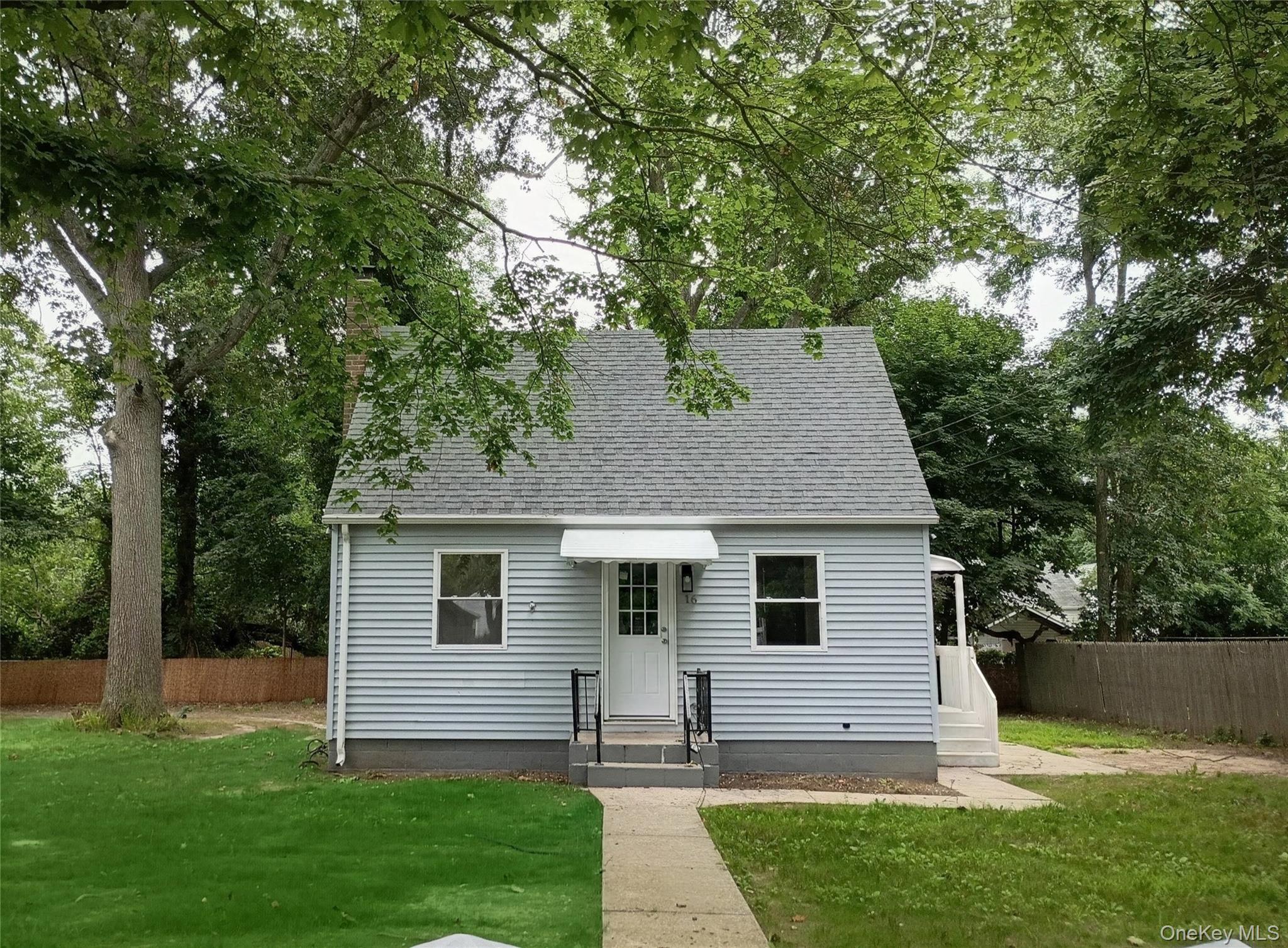 16 Neighborhood Road — photo