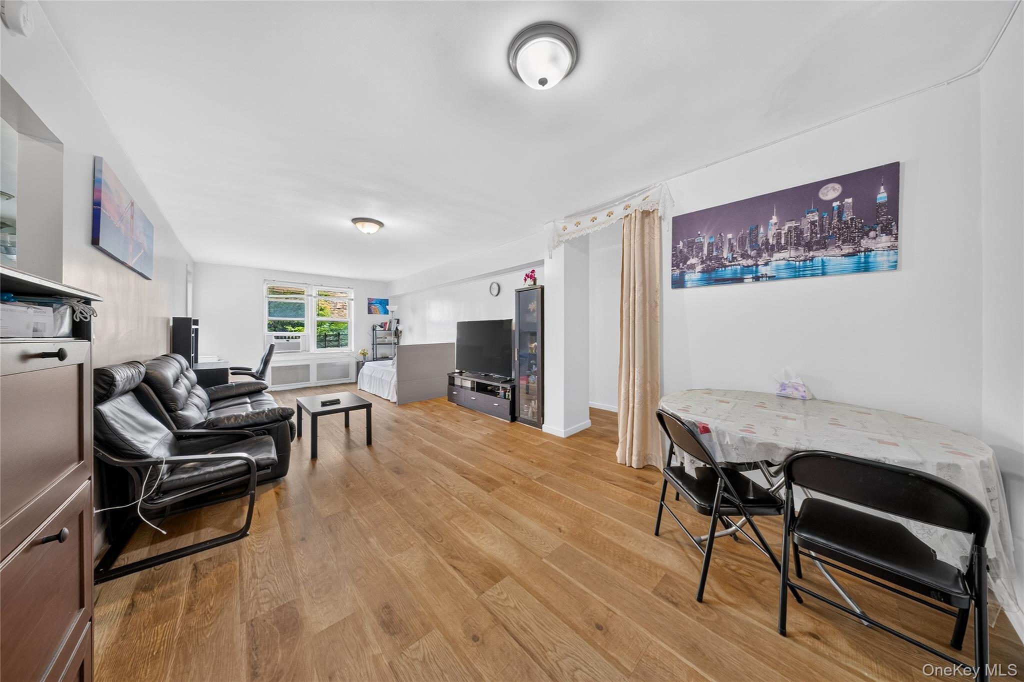 42-40 Bowne Street 2K — photo