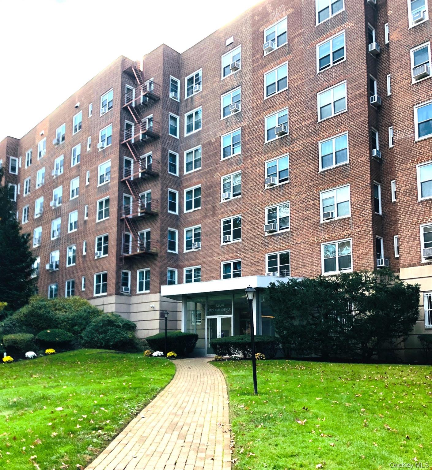 1304 Midland Avenue a43 — photo